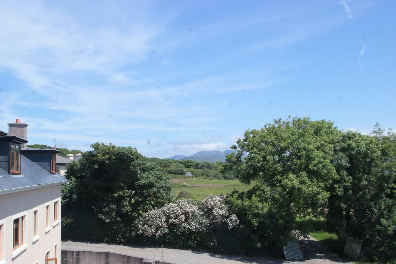 Island View Townhouses Clifden Exteriör bild